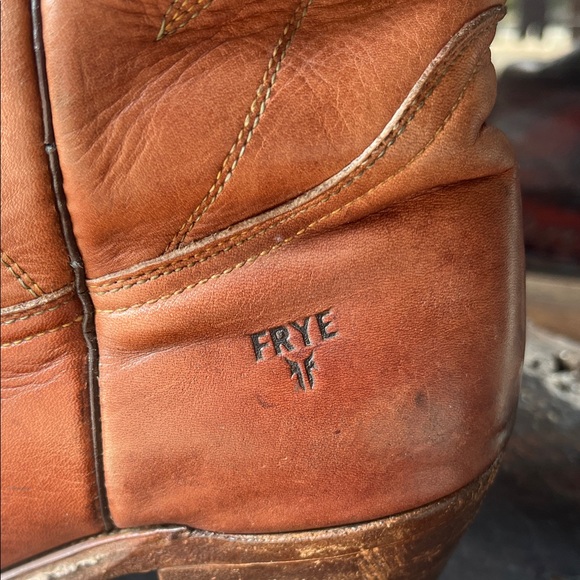 FRYE Classic Cognac Leather Cowgirl/Cowboy Boots - Picture 2 of 7